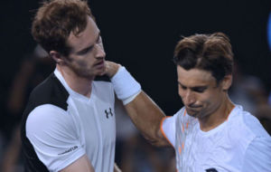 Murray consuela a Ferrer en la red