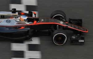 Fernando Alonso en los test de pretemporada de 2015 en Montmel