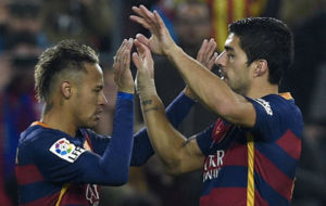 Neymar y Luis Surez celebran uno de los goles ante el Athletic.