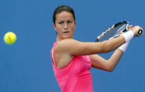 Lara Arrubarrena durante un partido en el Open de Australia.