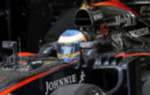 El McLaren de Fernando Alonso durante el GP de Brasil de 2015.