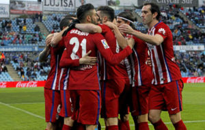 El Atltico celebra el gol de Fernando Torres en el Coliseum
