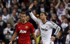 Cristiano Ronaldo celebra un gol ante el Manchester United en 2013.