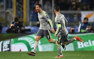 Cristiano Ronaldo celebra su gol a la Roma.