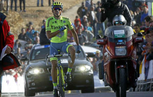 Alberto Contador entr en solitario en el Alto do Malhao y gan la...