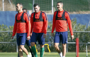 Juanfran, David Navarro y Feddal, en el entrenamiento del Levante.