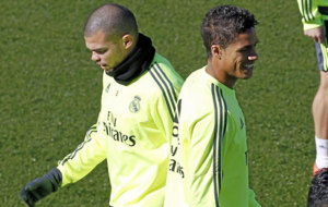 Pepe y Varane, durante un entrenamiento
