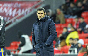 Valverde observa el partido contra el Deportivo.