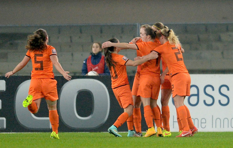 Las jugadoras de Holanda celebran un gol.