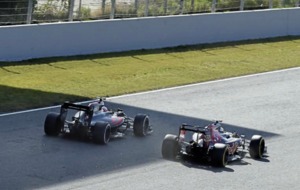 Jenson Button y Carlos Sainz, durante la ltima sesin de...