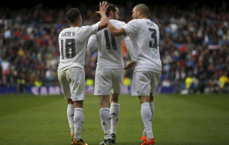Bale, con agujeros en las medias, en el partido ante el Celta.