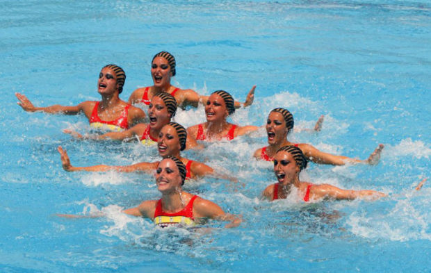 El equipo de natacin sincronizada en una actuacin en 2008.