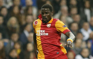 Ebou durante un partido con el Galatasaray