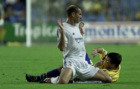 Zidane y Josico pugnan el baln en la ltima visita del Real Madrid...