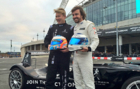 Mika Hakkinen, junto a Fernando Alonso en un acto promocional de...