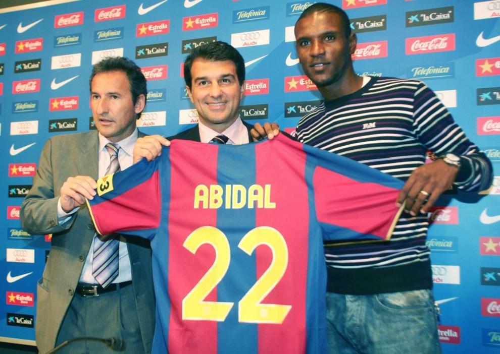 Eric Abidal, procedente del Lyon por 15 millones