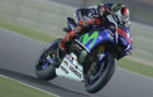Lorenzo pilota su Yamaha durante los tests de pretemporada en Qatar.