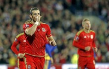 Bale celebra un gol con la seleccin de Gales.