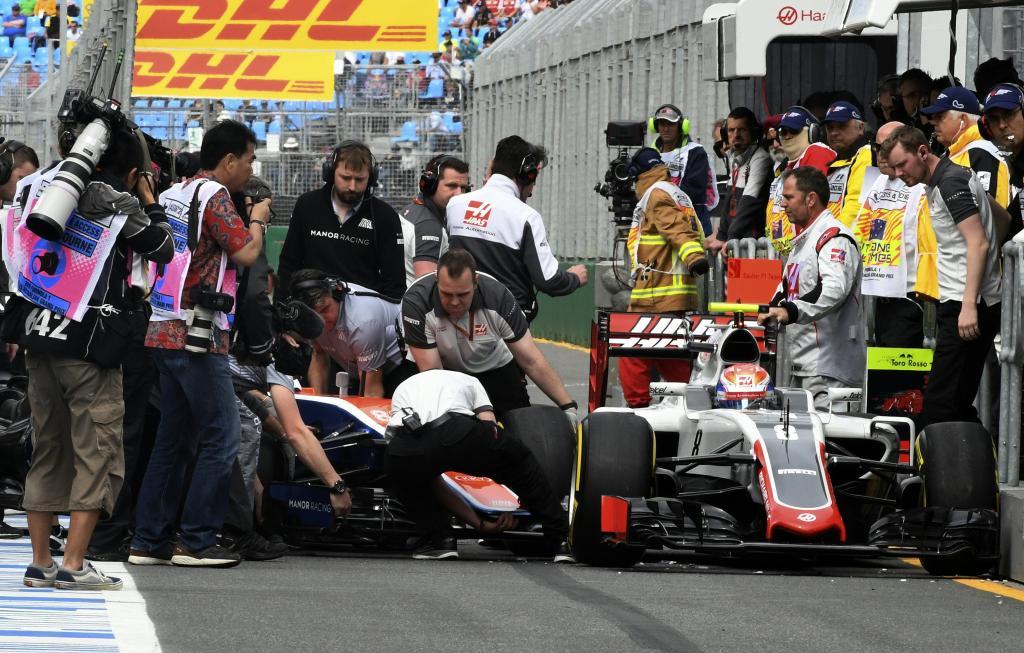 Varios comisarios intentan desenganchar el Haas de Grosjean y el Manor...