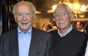 De izquierda a derecha, Iriondo y Artetxe, ex jugadores del Athletic