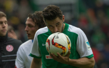 Pizarro celebra su gol con el Werder Bremen