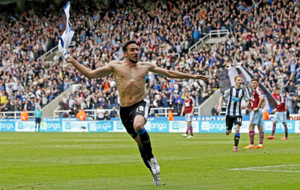 Jons Gutirrez celebra uno de sus ltimos goles con el Newcastle.