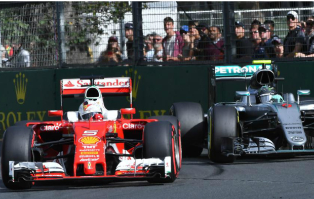Vettel y Rosberg, durante el Gran Premio de Australia.