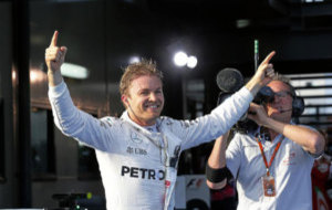 Rosberg celebra su victoria en Australia.