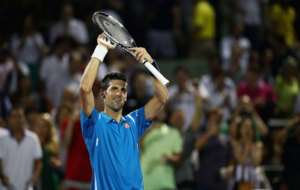 Novak Djokovic celebra su victoria ante Edmund en Miami