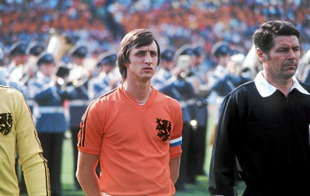 Cruyff, en un partido con la seleccin holandesa.