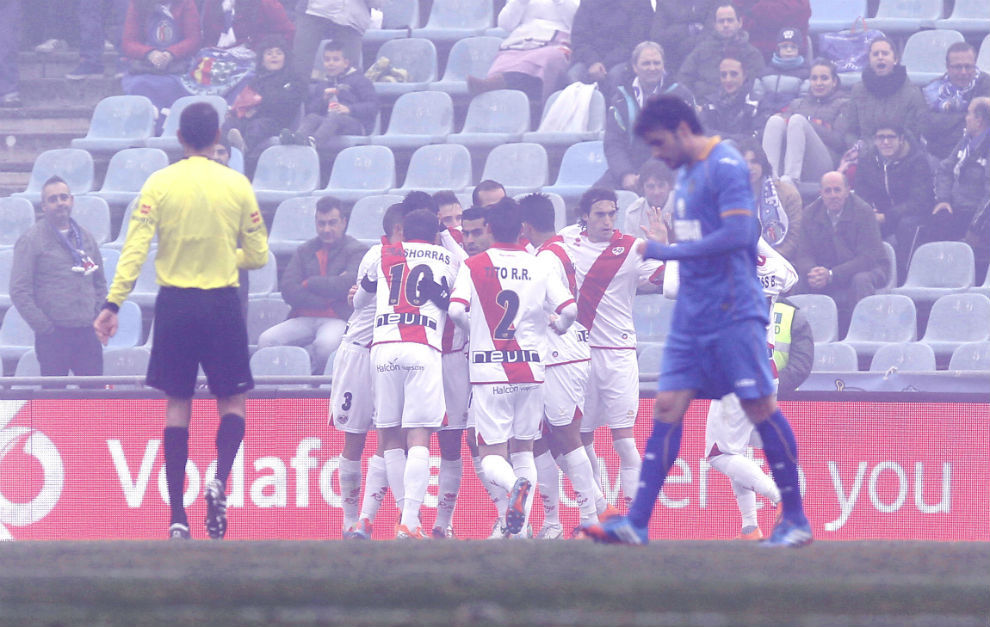 La plantilla del Rayo Vallecano celebrando un gol ante el Getafe