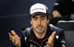 Alonso, durante la rueda de prensa previa al GP de Bahrin.
