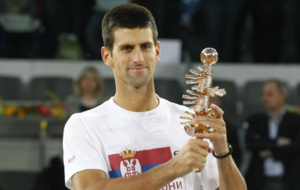 Djokovic, con el Trofeo Ion Tiriac