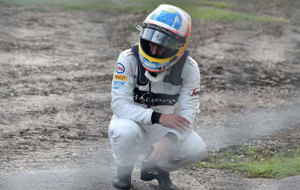 Alonso, recuperndose del accidente en Albert Park