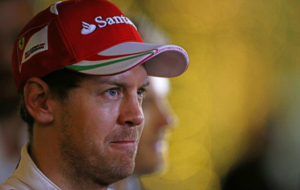 Sebastian Vettel, en el paddock del GP de Bahrin 2016