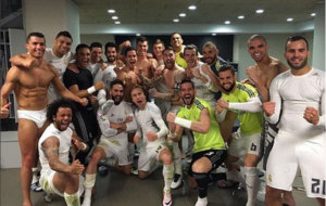 La plantilla del Real Madrid celebr la victoria en el vestuario del...