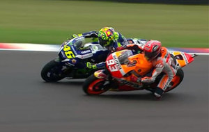 Mrquez adelanta a Rossi en la parte inicial de la carrera