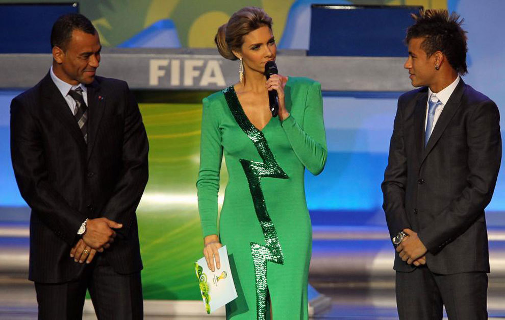 Caf y Neymar durante el sorteo del Mundial 2014 en Ro