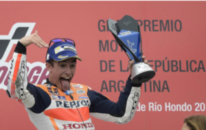 Mrquez celebra el triunfo en el podio del GP de Argentina 2016