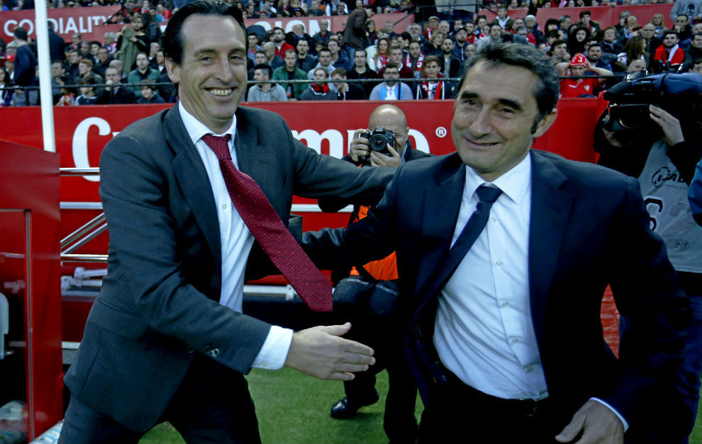 Emery y Valverde se saludan antes del Sevilla-Athletic de Liga.