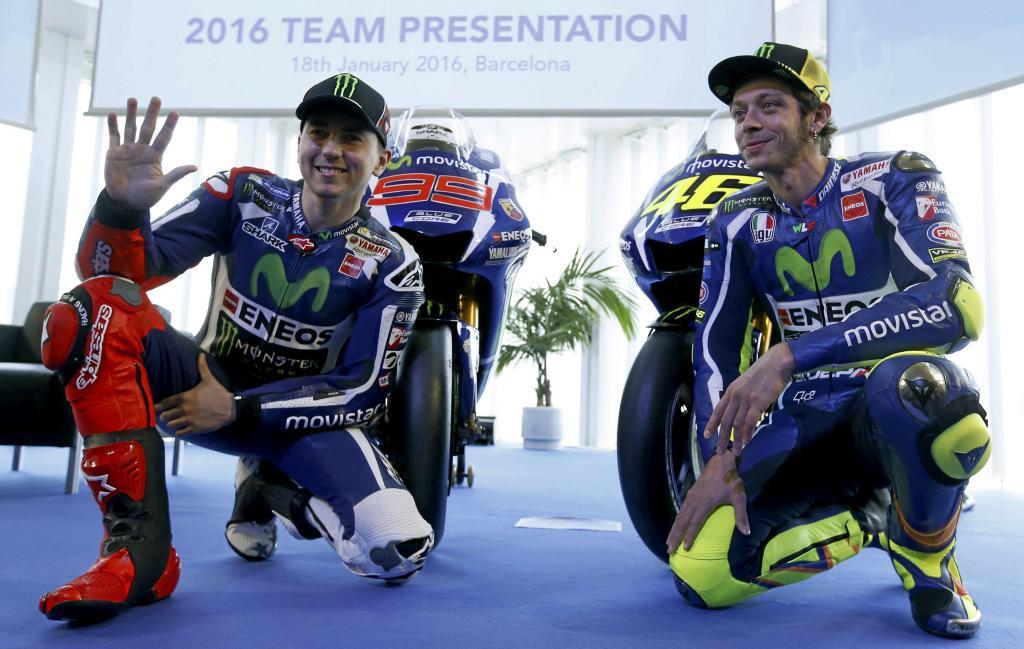 Jorge Lorenzo y Valentino Rossi en la presentacin de la Yamaha M1...