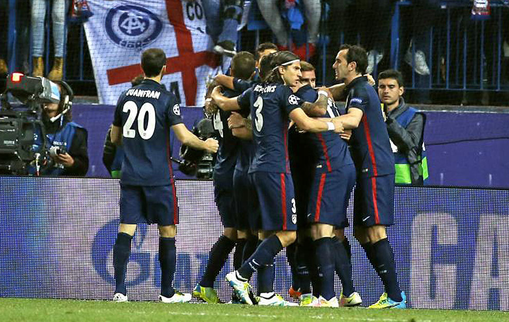 Los jugadores del Atltico celebran el gol de Griezmann.