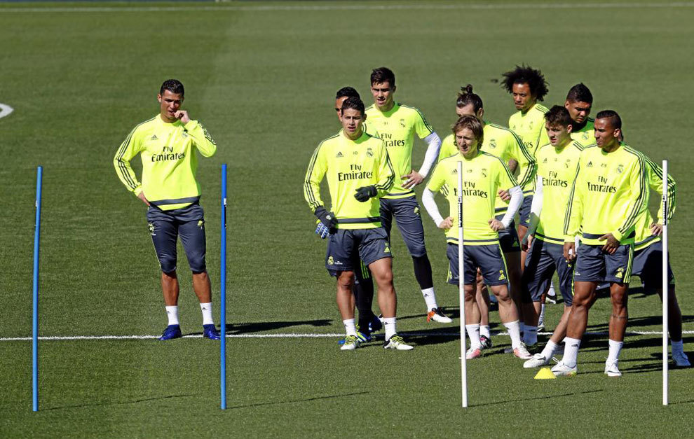 Los jugadores del Madrid, durante un entrenamiento esta temporada.