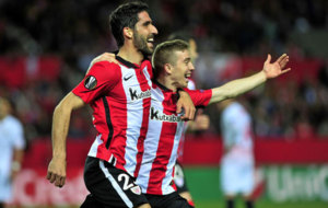 Ral Garca y Muniain en los cuartos de final contra el Sevilla FC
