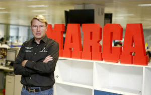Mika Hakkinen en su visita a la redaccin del diario MARCA en el ao...