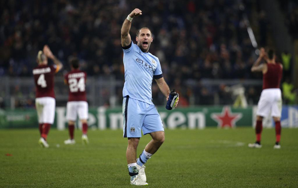 Zabaleta celebra un gol del Manchester City