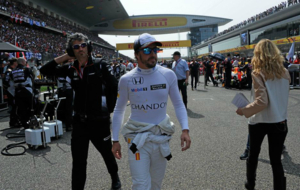 Fernando Alonso en la parrilla del GP de China 2016