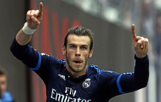 Bale celebra su segundo gol en Vallecas.