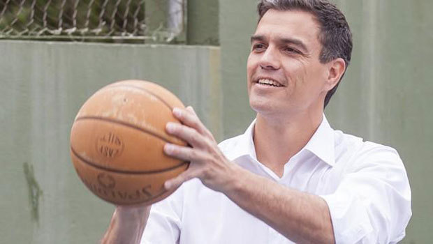 Pedro Snchez jugando a baloncesto