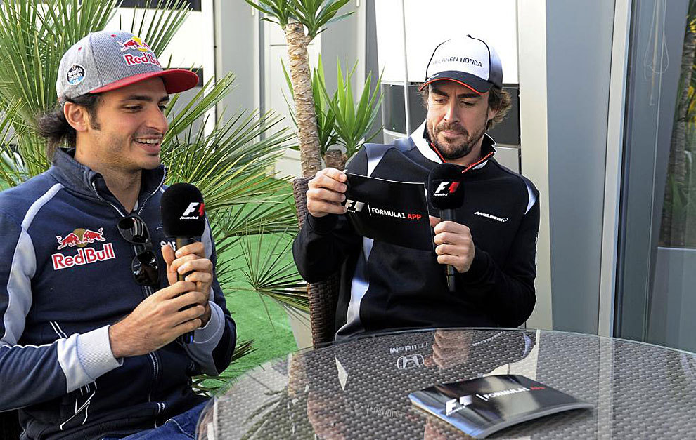 Alonso y Sainz, durante su entrevista con la FOM en Sochi.